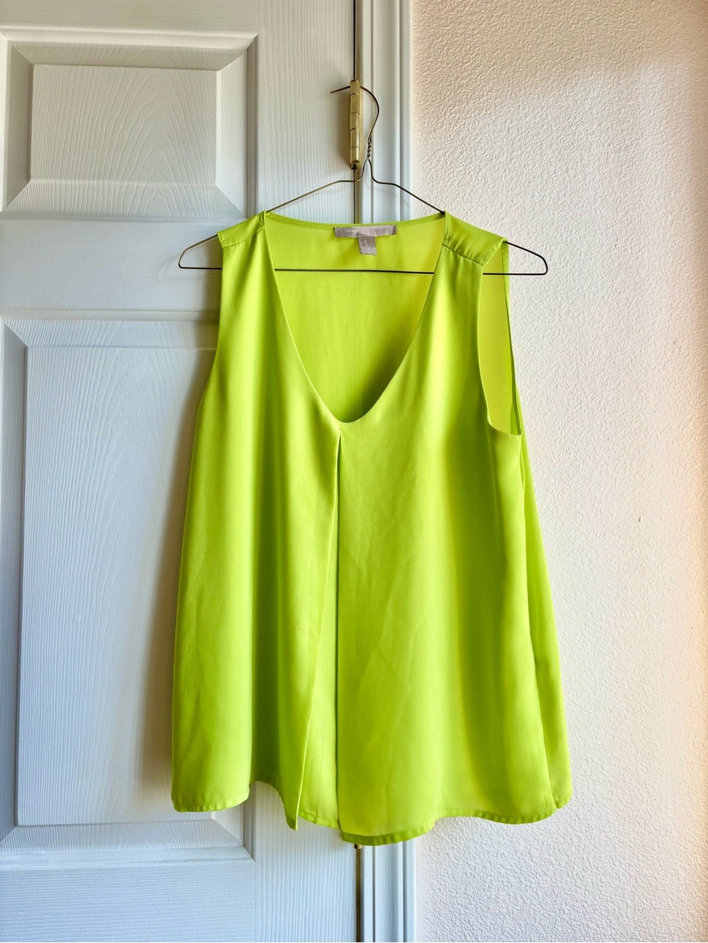 Women's V-Neck Sleeveless Top in Neon Green M